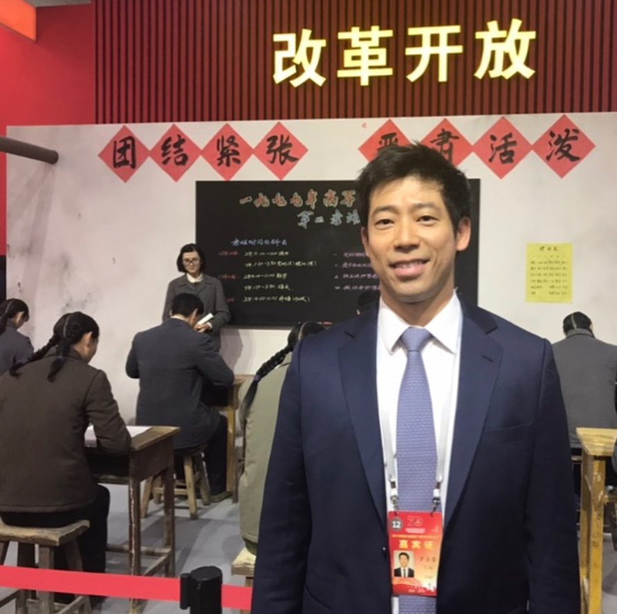 Thomas Law visita a exibição criada especialmente para o 70º aniversário de Fundação da República Popular da China