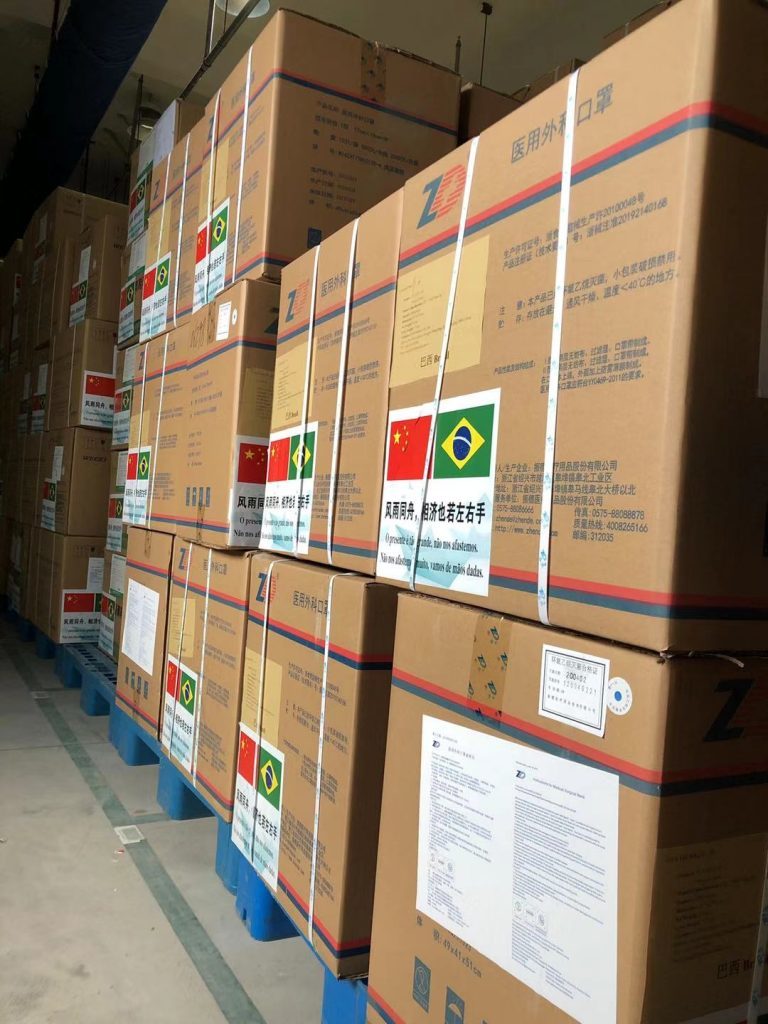 Foto publicada pelo Embaixador Yang Wanming em seu perfil no Twitter